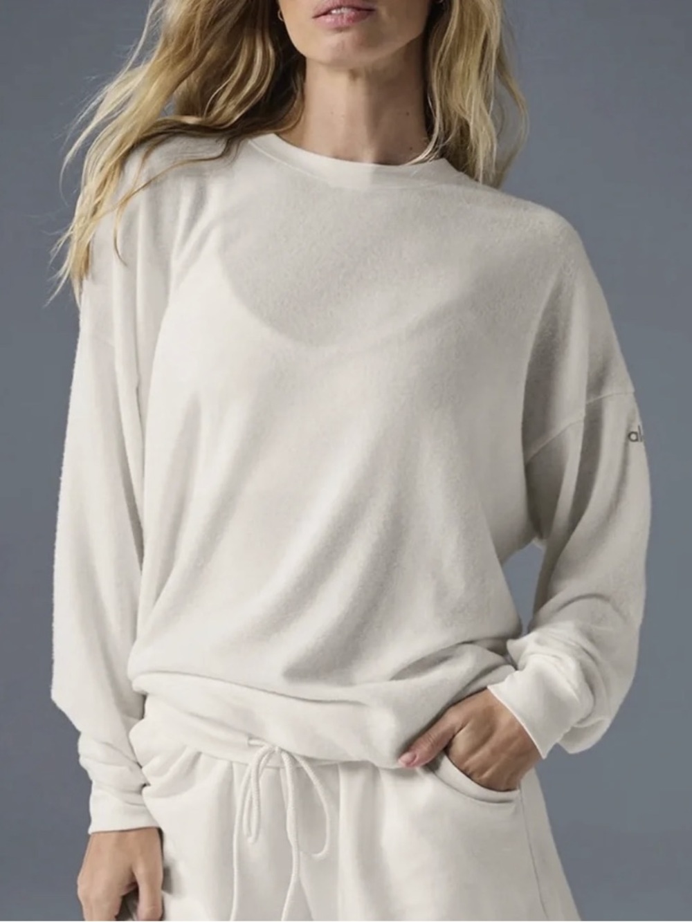 ALO Yoga Soho Pullover in Ivory